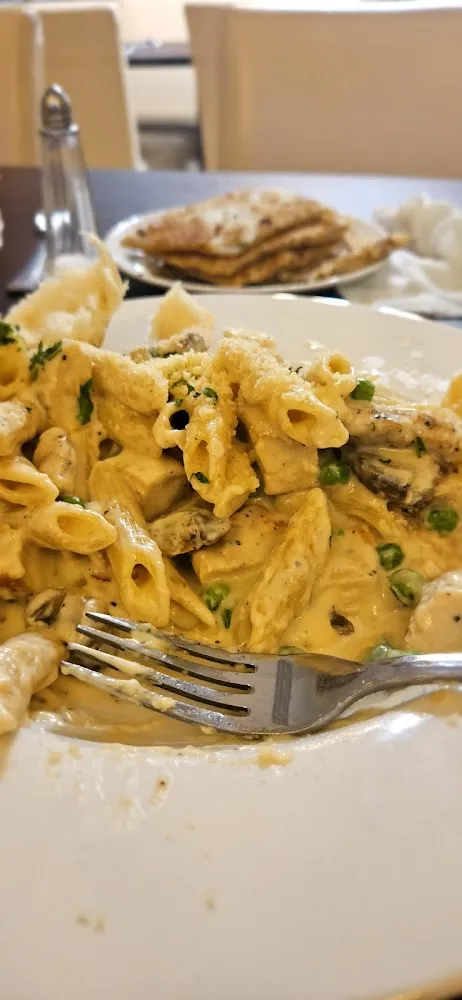 Fettuccini Chicken Alfredo